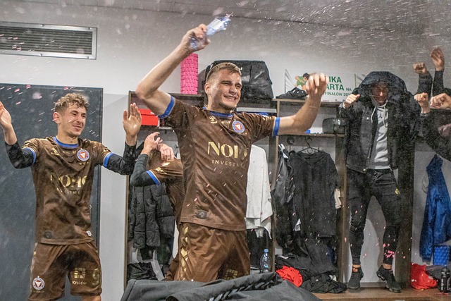 纷纷开足马 纷纷开足马